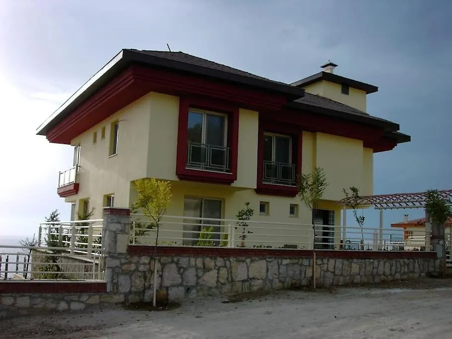 Kusadasi Muhtesem Deniz Manzarali Villa 6+1