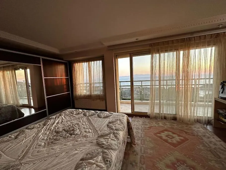 Kusadasi Muhtesem Deniz Manzarali Villa 6+1