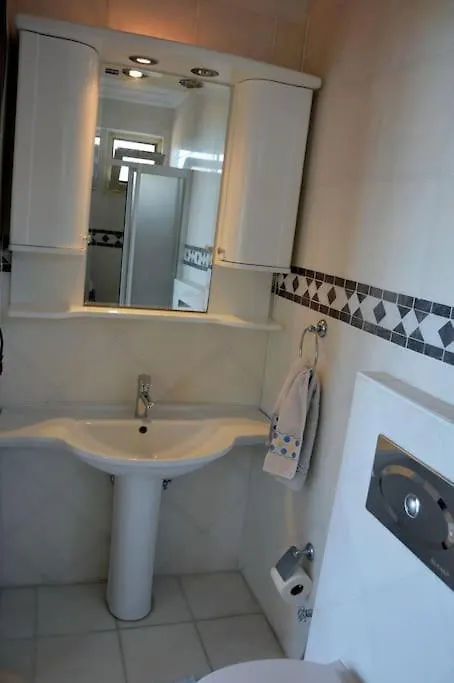 Kusadasi Muhtesem Deniz Manzarali Villa 6+1