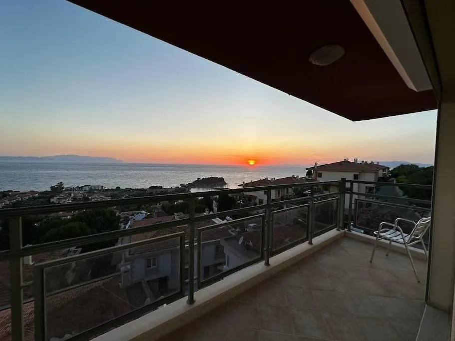 Kusadasi Muhtesem Deniz Manzarali Villa 6+1 Turkey