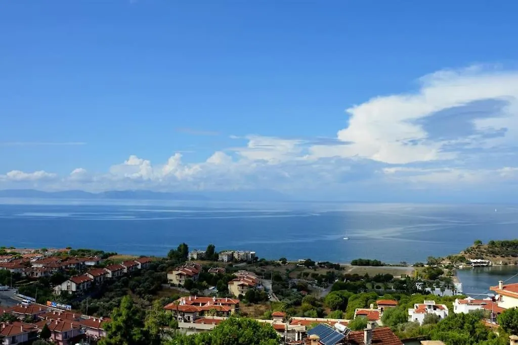 Kusadasi Muhtesem Deniz Manzarali Villa 6+1 Turkey