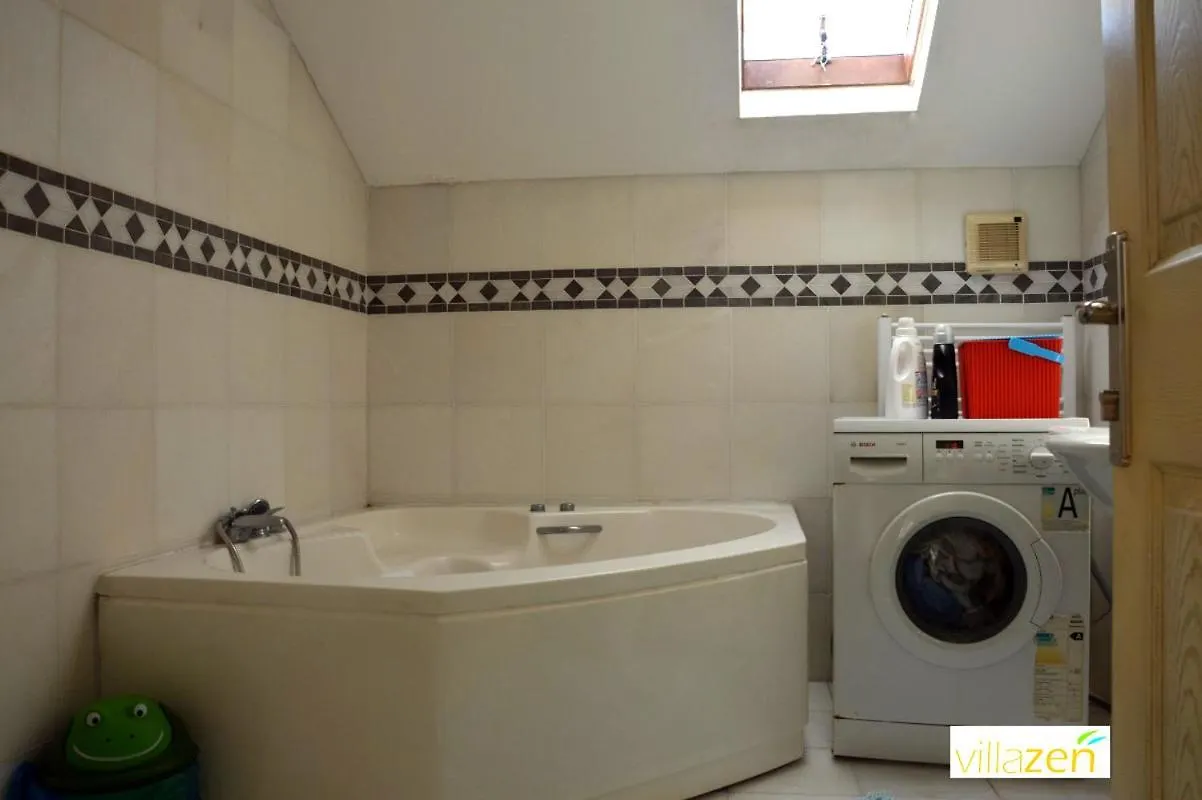 Kusadasi Muhtesem Deniz Manzarali Villa 6+1 Turkey