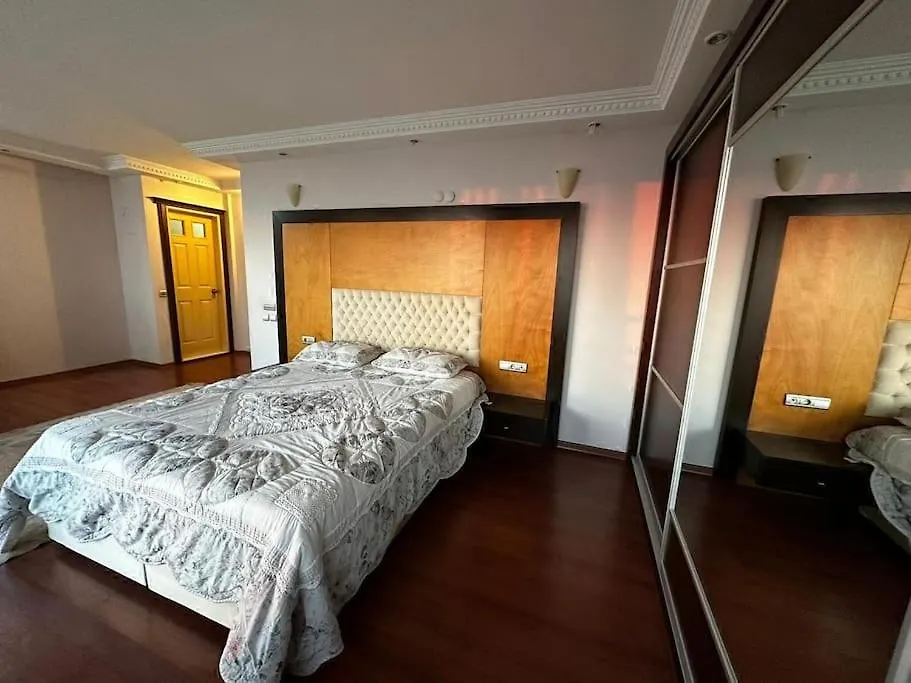 Kusadasi Muhtesem Deniz Manzarali Villa 6+1